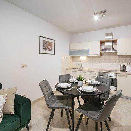 Apartments Klement Brela Exterior photo