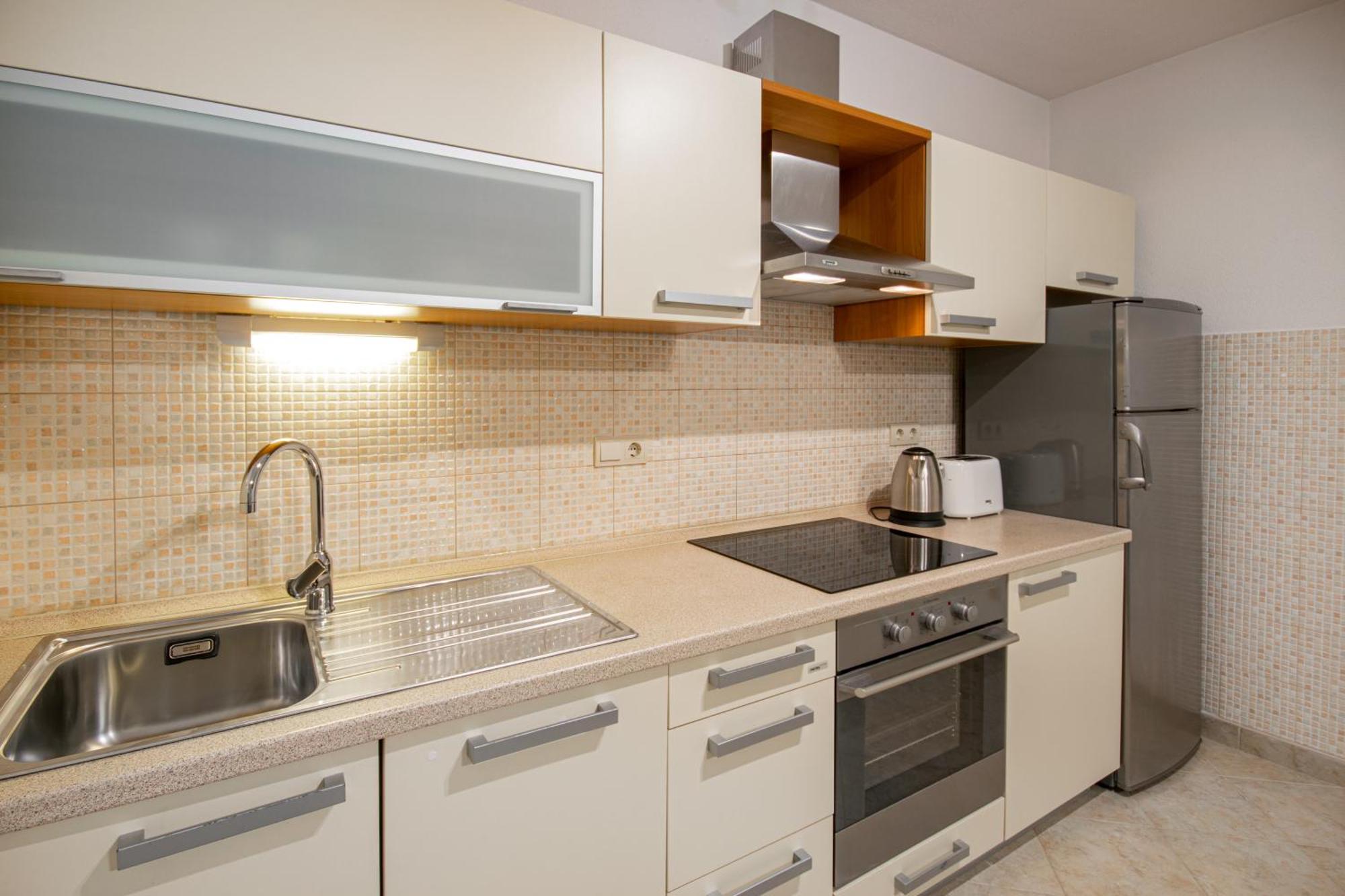 Apartments Klement Brela Exterior photo